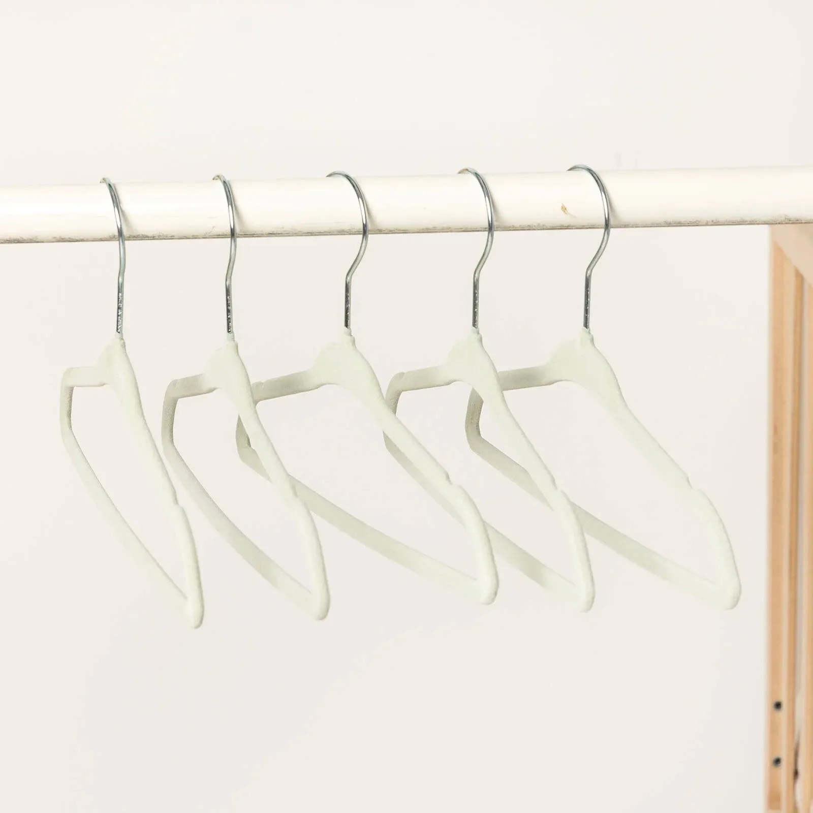HelloBaby Velvet 5 pcs Hangers - Light Green