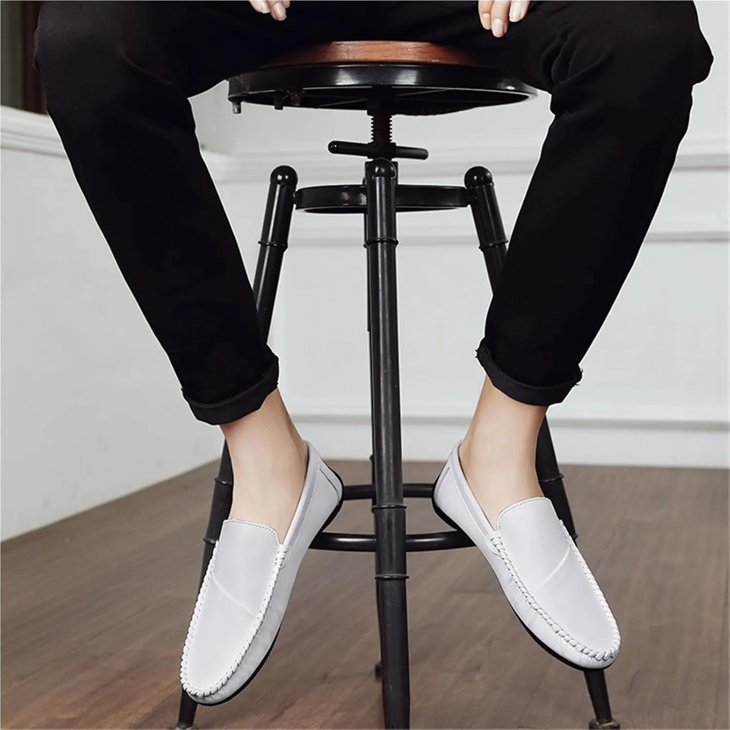 Loafers for Men Round Toe Solid Color Vegan Leather Loafer Shoes Comfortable Flat Heel Lightweight Classic Slip-on