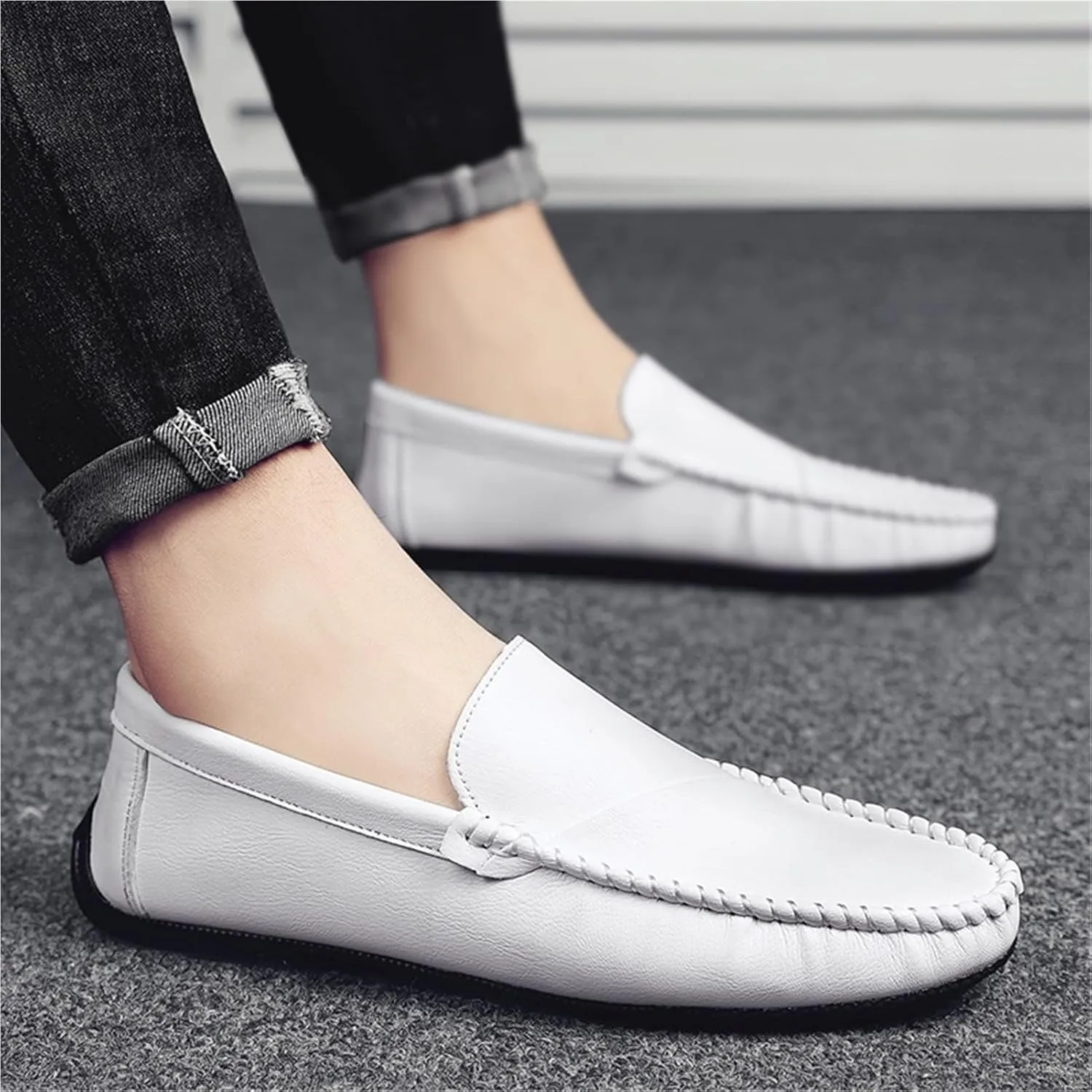 Loafers for Men Round Toe Solid Color Vegan Leather Loafer Shoes Comfortable Flat Heel Lightweight Classic Slip-on