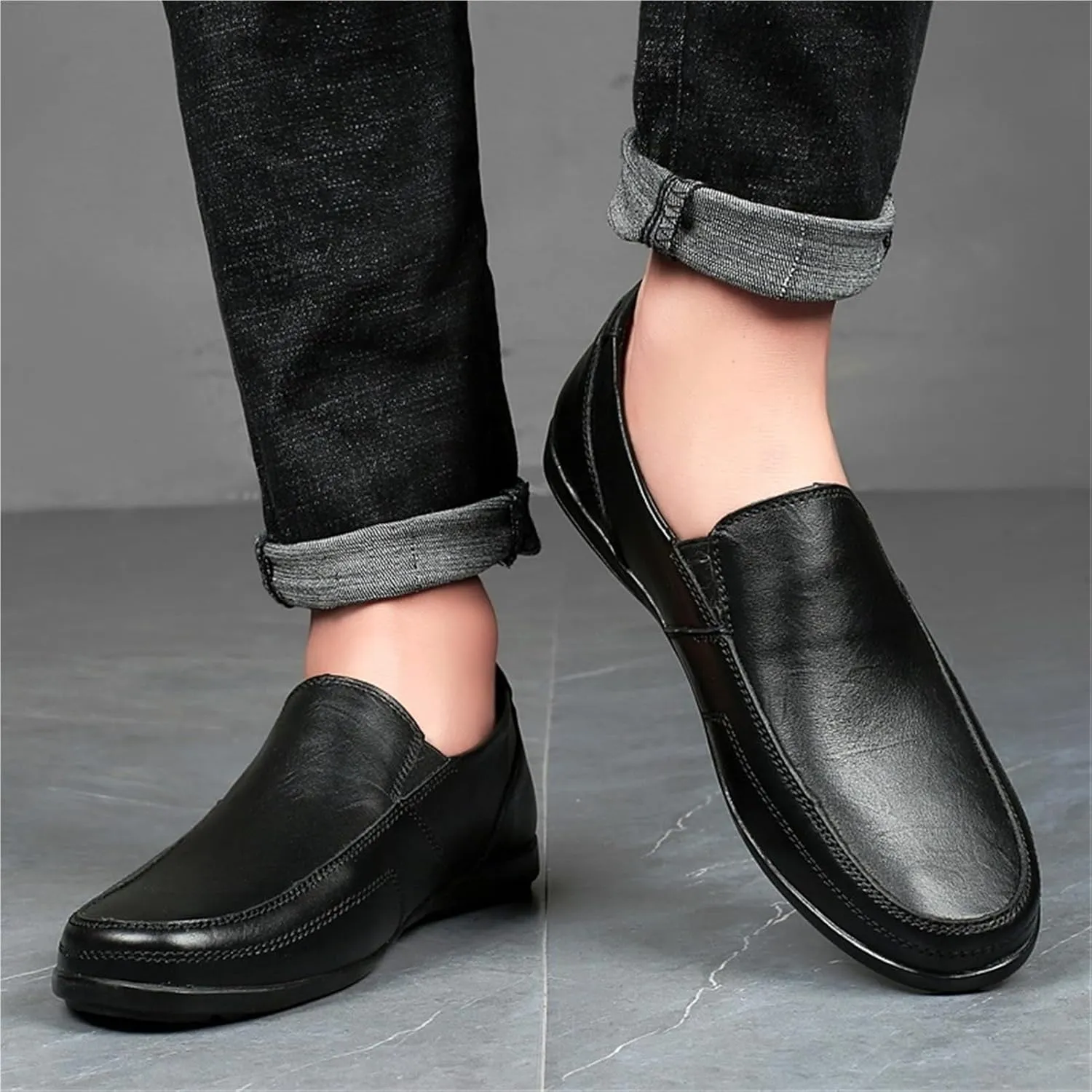 Men's Loafers Shoes Round Toe Vegan Leather Solid Color Loafer Shoes Flexible Comfortable Flat Heel Classic Slip On