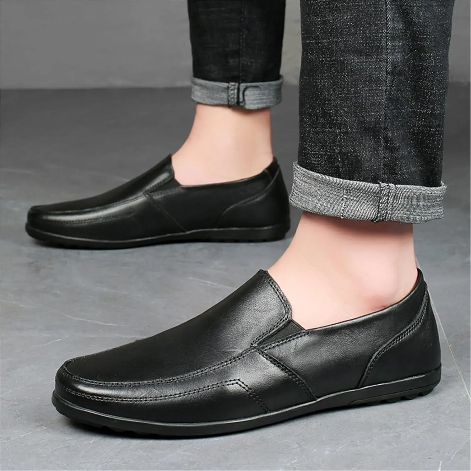 Men's Loafers Shoes Round Toe Vegan Leather Solid Color Loafer Shoes Flexible Comfortable Flat Heel Classic Slip On