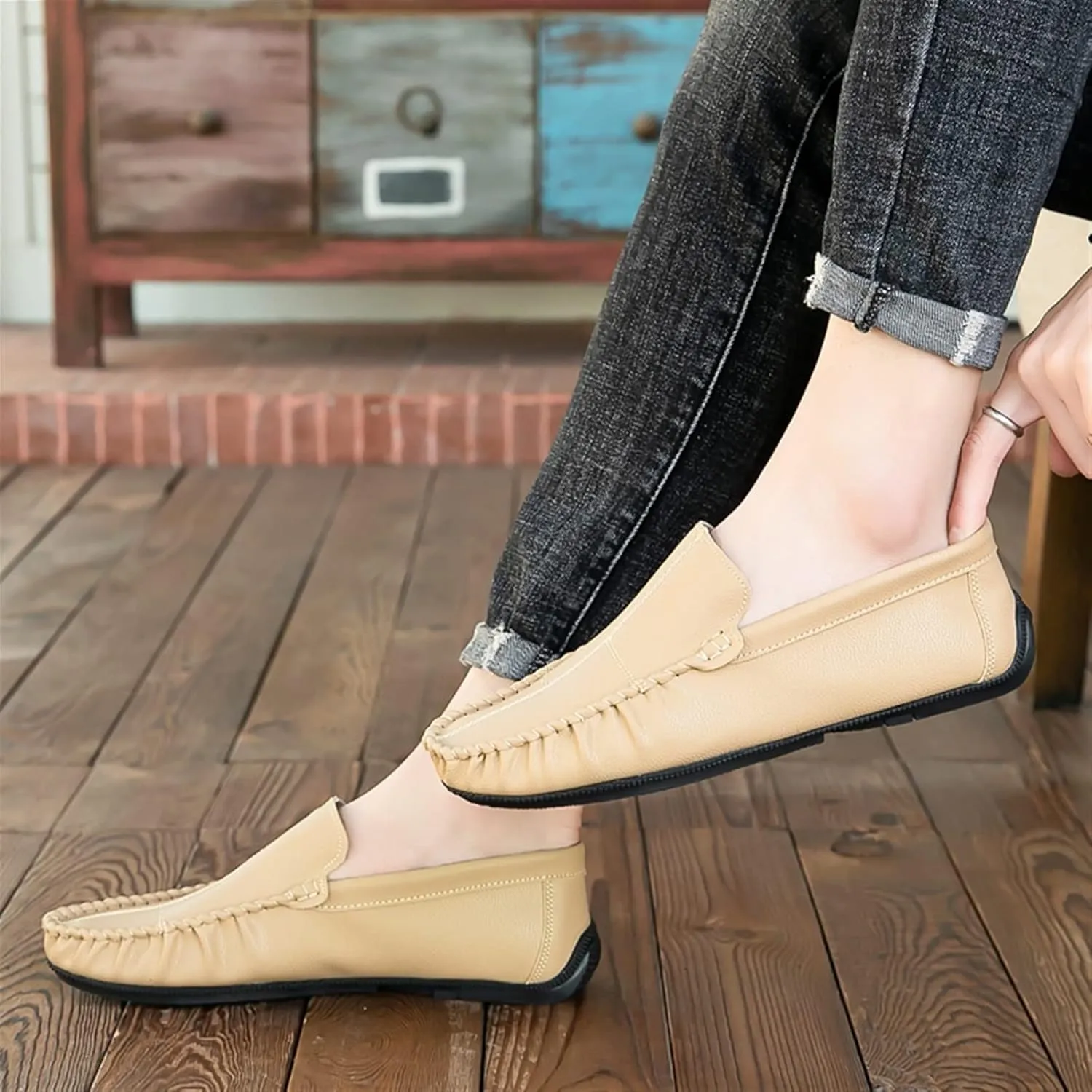 New Men's Loafers Shoes Stitching Details Slip On Moccasins Shoes Vegan Leather Anti-slip Flat Heel Flexible Classic Slip-on