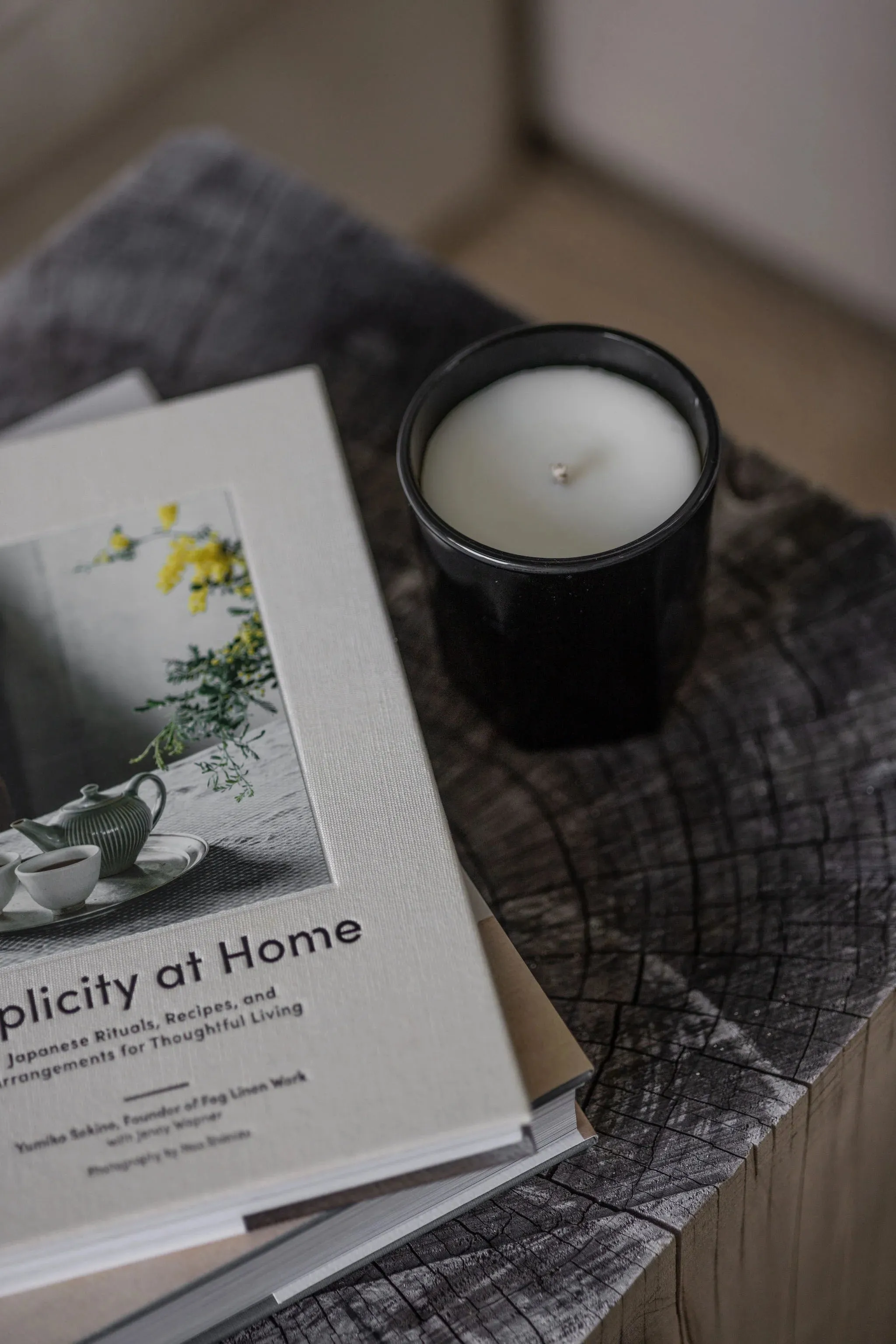 Rhi & White Iris Candle
